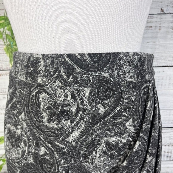 Talbots Skirt size 10 Petite Black Gray Wool Paisley Wrap Straight Knee Boho - Picture 4 of 11
